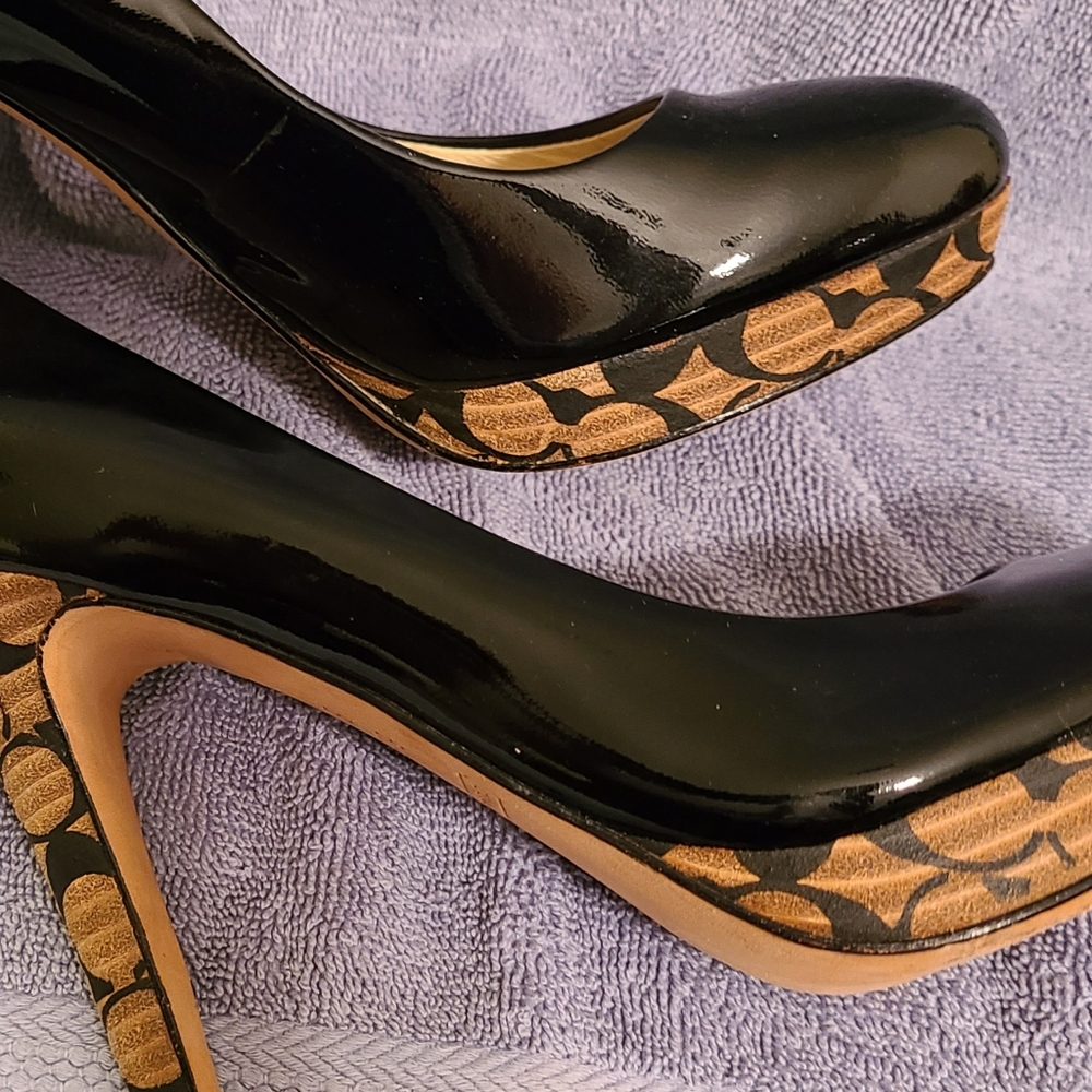 Black Coach Leather Heel / Pump Size 6.5